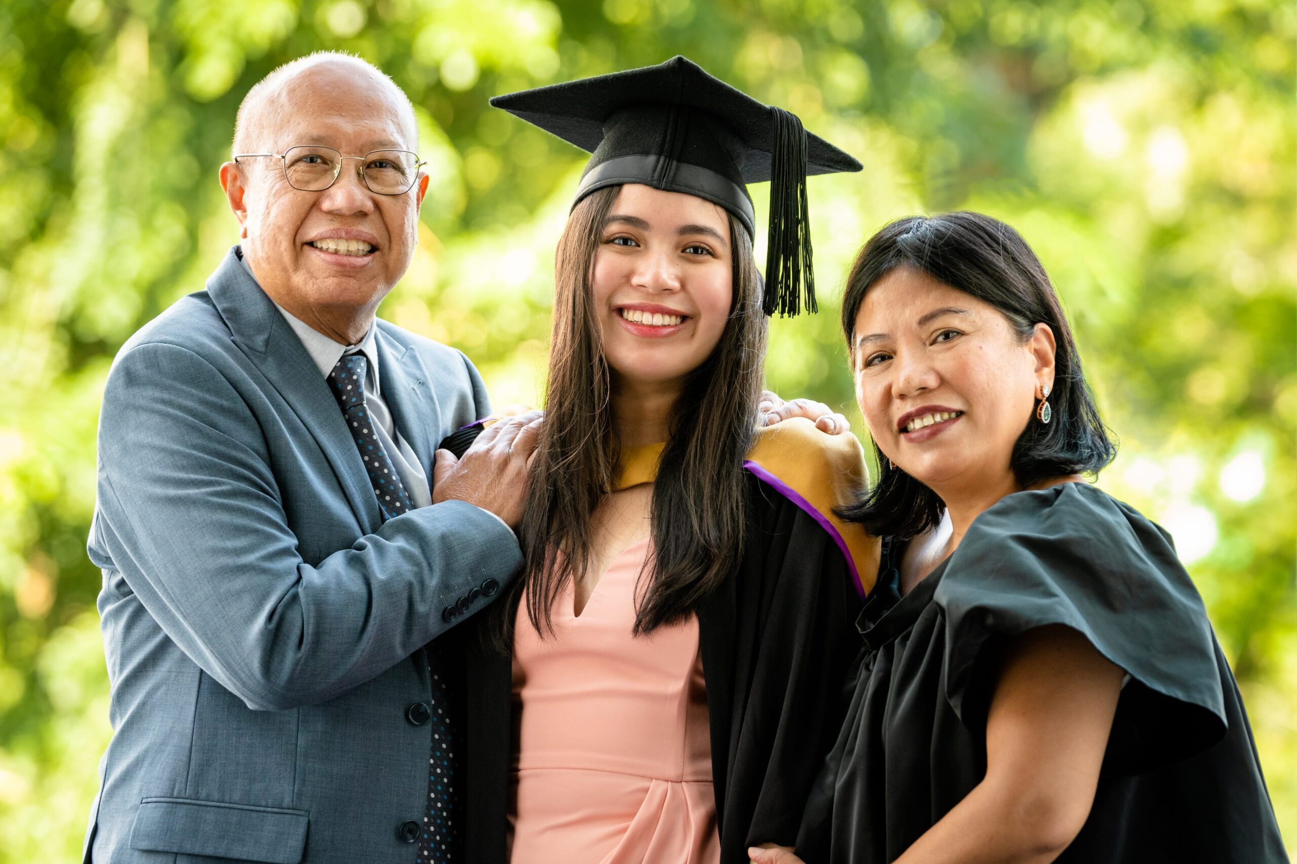 Book Singapore's Top Photo Studio For Graduation Photos